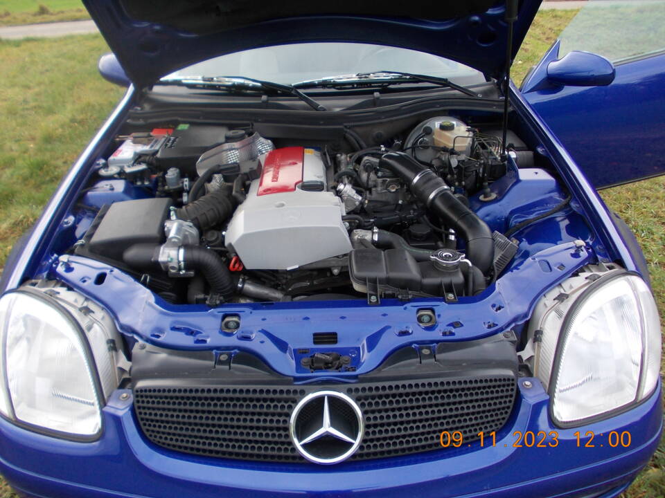 Image 16/42 de Mercedes-Benz SLK 230 Kompressor (1998)