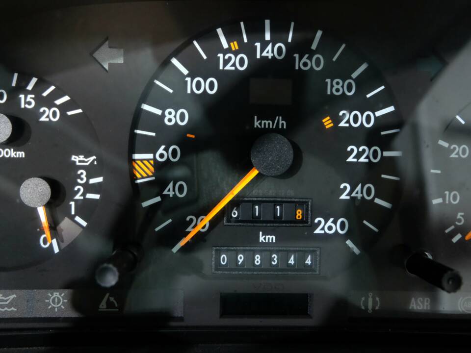 Image 9/34 of Mercedes-Benz 500 SL (1991)