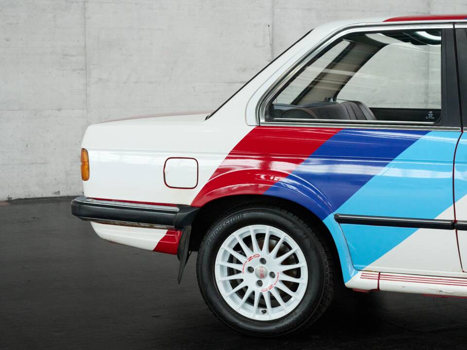 Bild 24/50 von BMW 325i (1986)