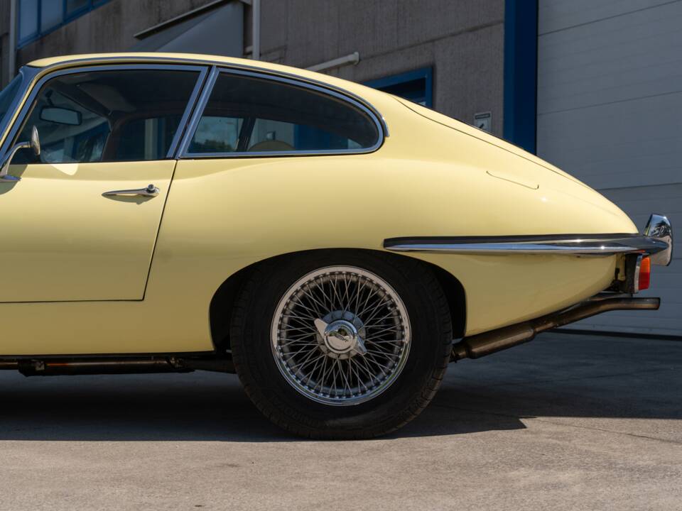 Image 8/78 de Jaguar E-Type (1969)