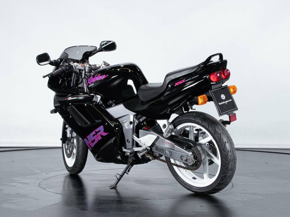 Bild 2/50 von Honda DUMMY (1994)