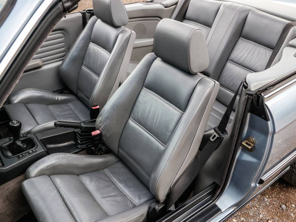 Immagine 4/28 di BMW 318i (1993)