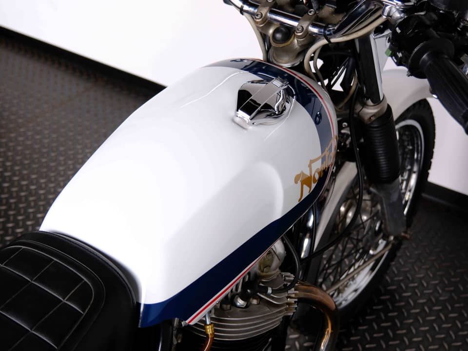 Image 73/83 of Norton 850 MKIII Roadster (1975)