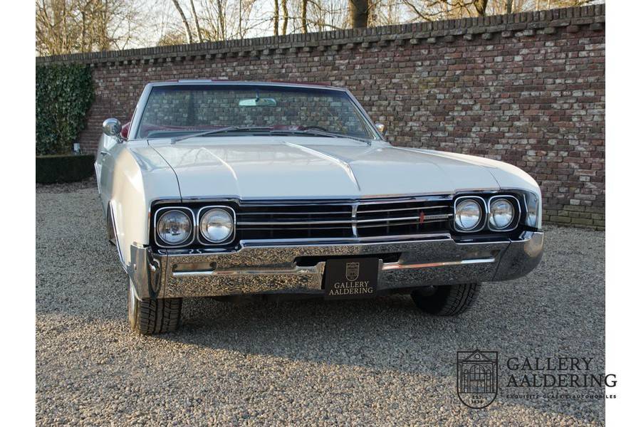 Image 5/50 of Oldsmobile Dynamic 88 (1966)