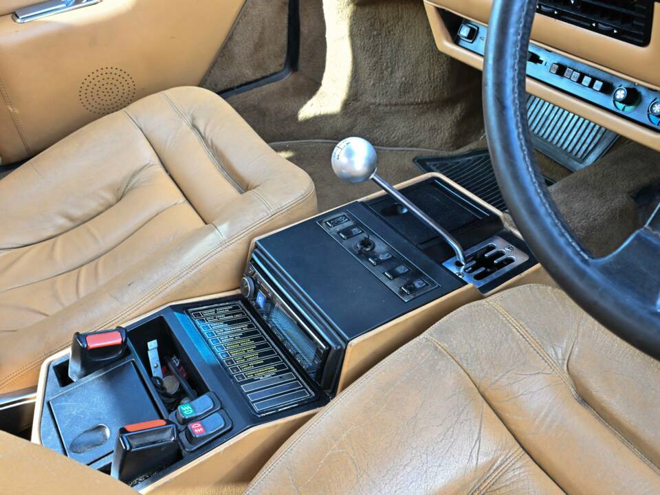 Image 45/50 of Ferrari Mondial 8 (1981)