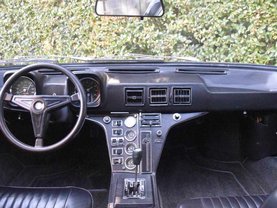 Image 22/43 of De Tomaso Pantera (1971)