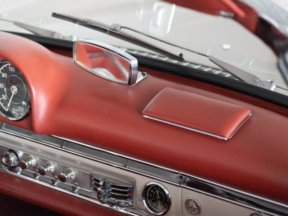 Image 42/50 of Mercedes-Benz 300 SL Roadster (1961)