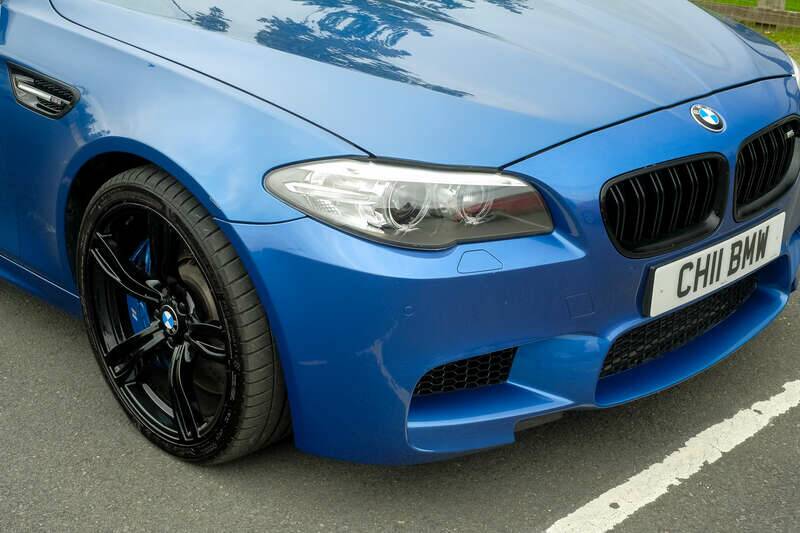 Image 19/50 of BMW M5 (2014)
