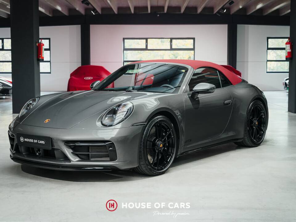 Image 2/25 of Porsche 911 Carrera 4 GTS (2022)