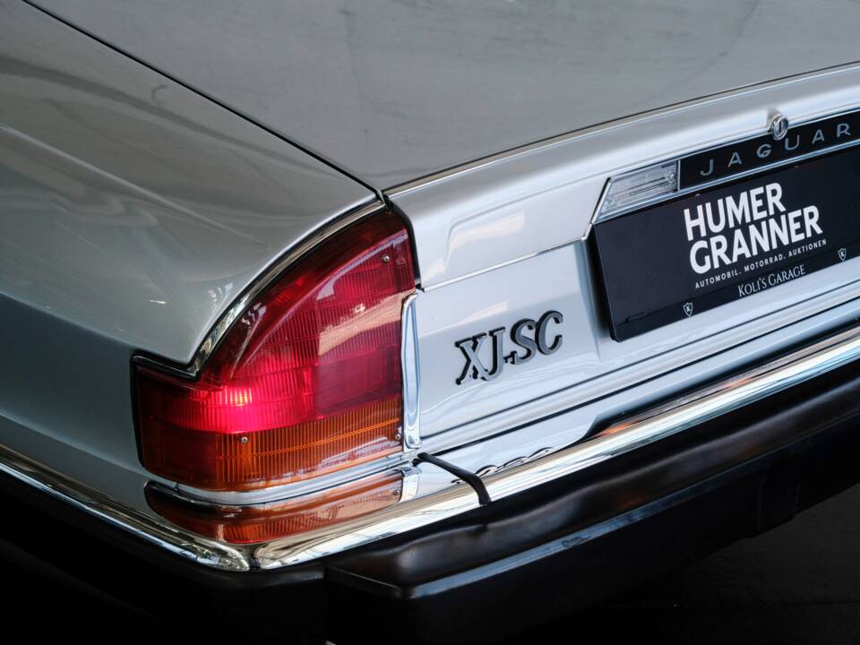 Image 41/47 of Jaguar XJ-SC 5.3 (1987)
