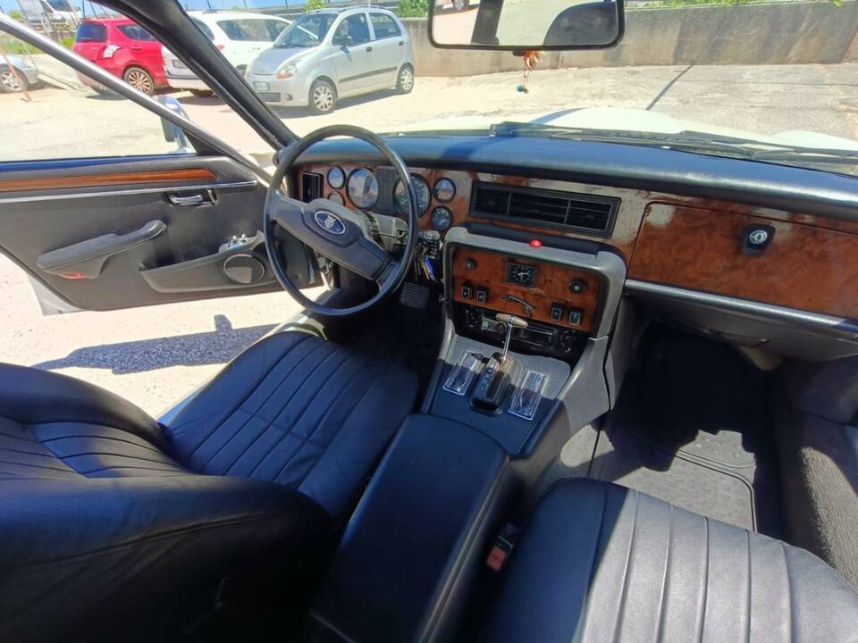 Image 28/50 of Jaguar XJ6 3.2 Sovereign (1983)