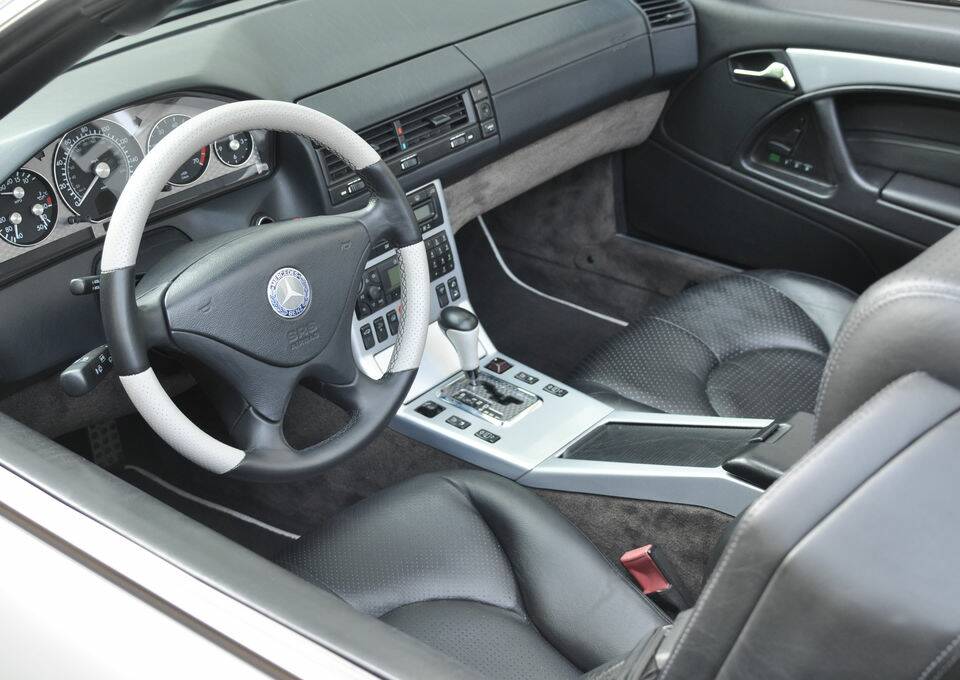 Image 2/8 of Mercedes-Benz SL 500 (2000)