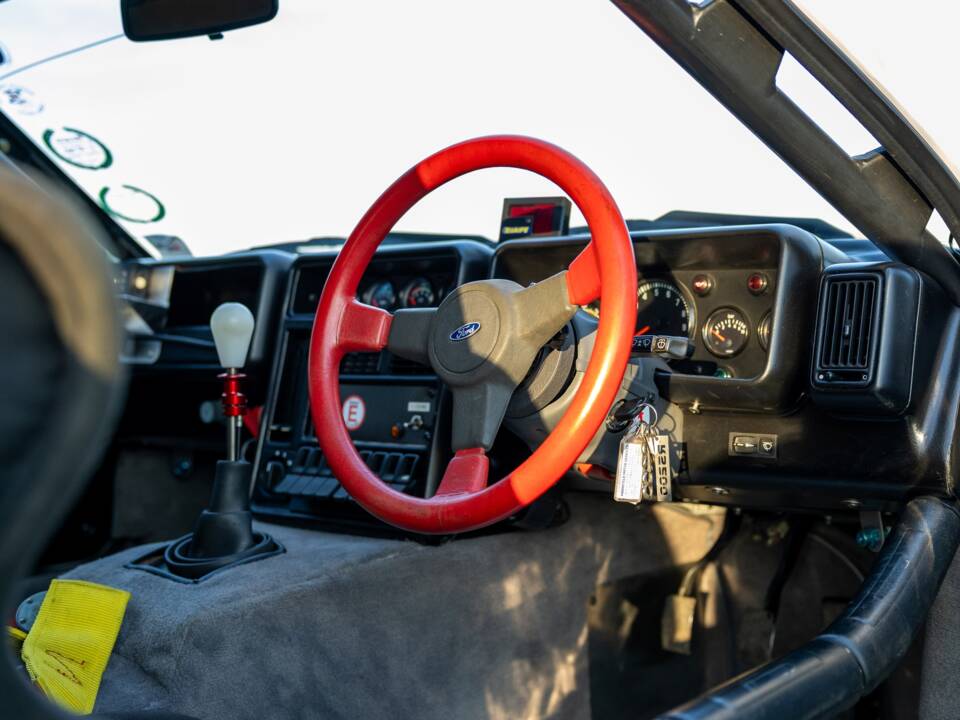 Image 4/50 of Ford RS200 (1986)