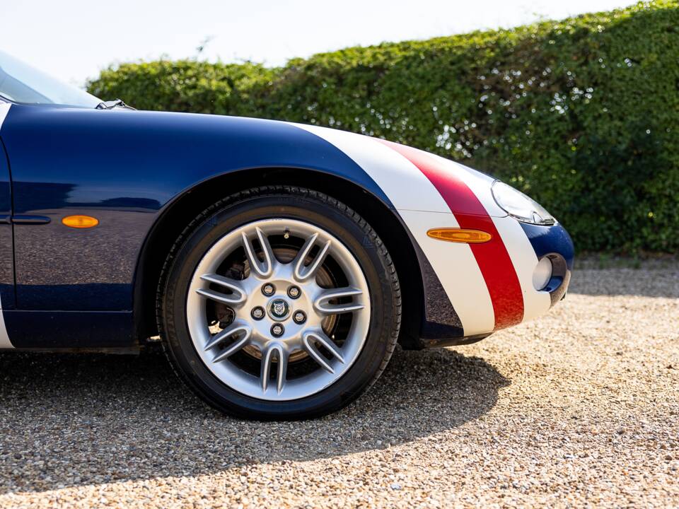 Immagine 8/42 di Jaguar XK8 4.0 (2001)