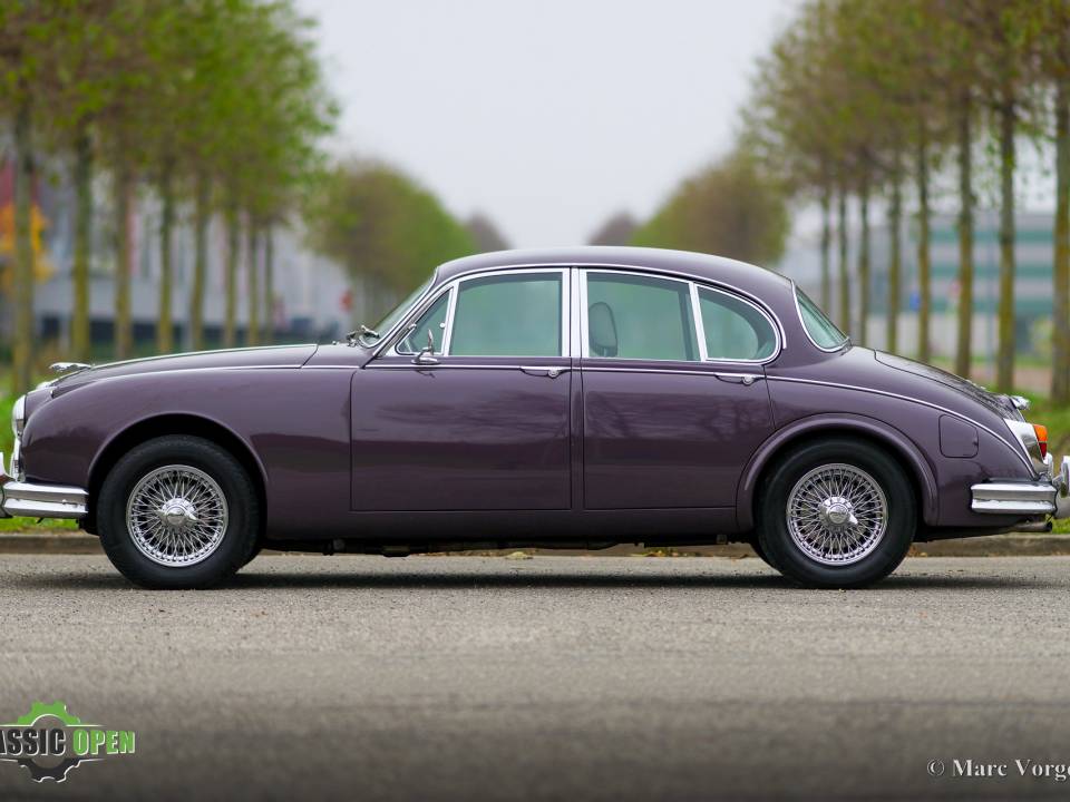 Image 3/38 de Jaguar Mk II 3.8 (1961)