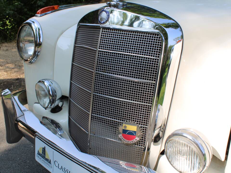 Image 10/50 of Mercedes-Benz 219 (1959)
