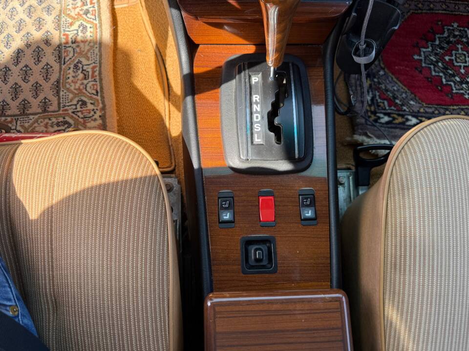 Bild 8/18 von Mercedes-Benz 200 (1983)