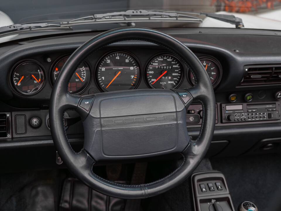 Afbeelding 16/25 van Porsche 911 Carrera 2 (1990)