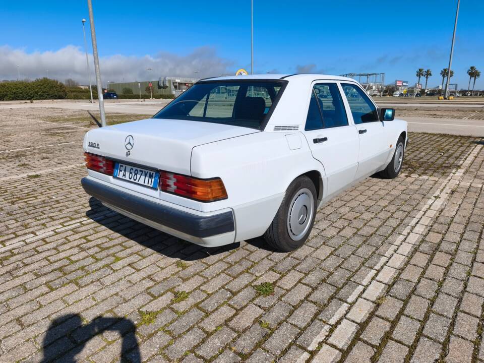 Image 7/22 of Mercedes-Benz 190 E 1.8 (1990)