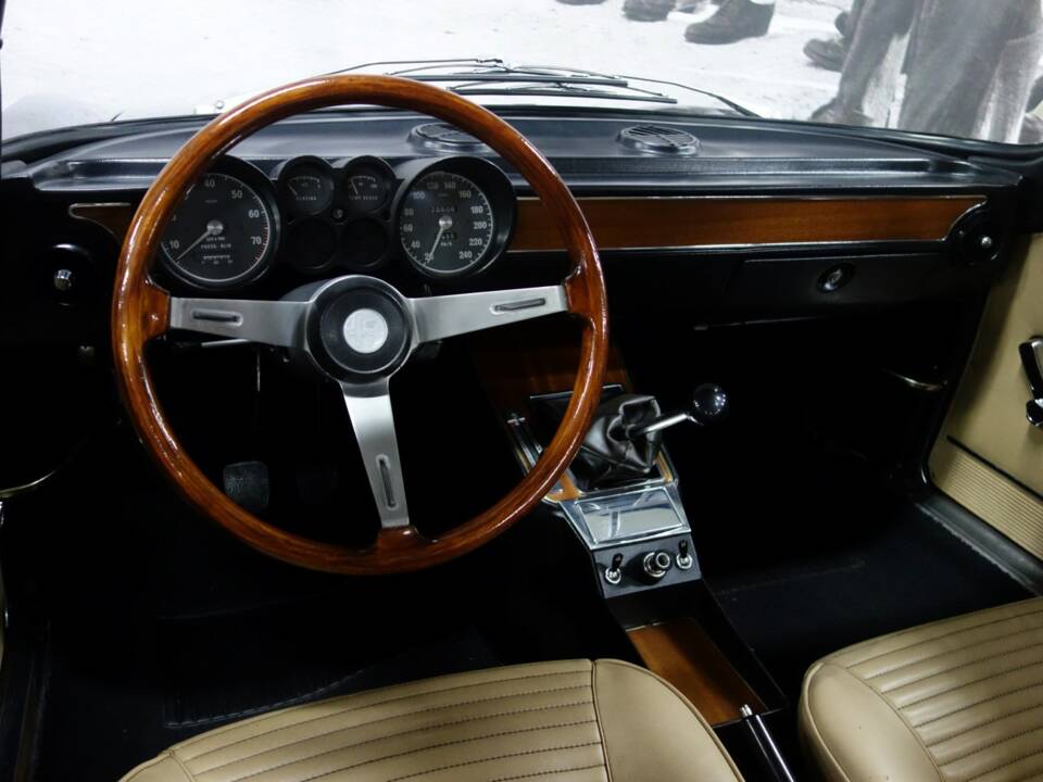 Bild 9/60 von Alfa Romeo Giulia GT 1300 Junior (1975)