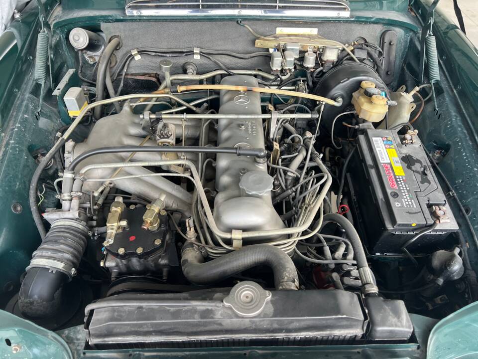 Image 13/15 de Mercedes-Benz 280 SE (1968)