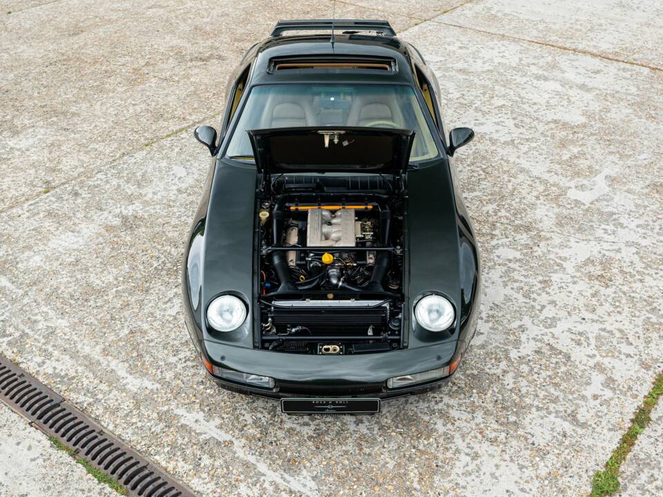 Image 28/30 of Porsche 928 GTS (1993)