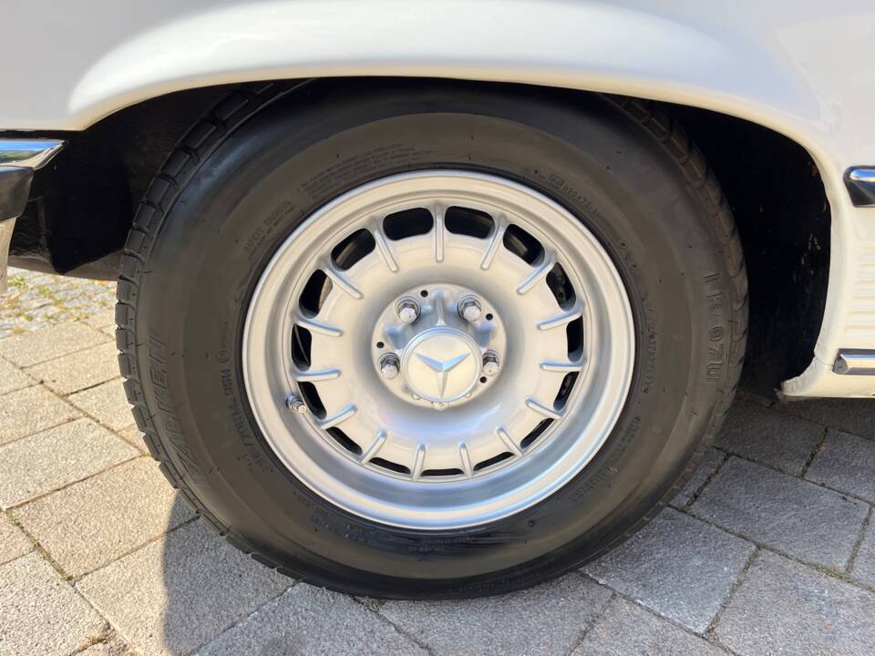 Bild 32/99 von Mercedes-Benz 500 SLC (1981)