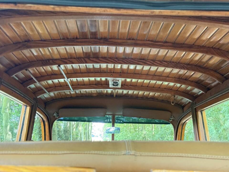 Bild 25/32 von Pontiac Streamliner (1948)