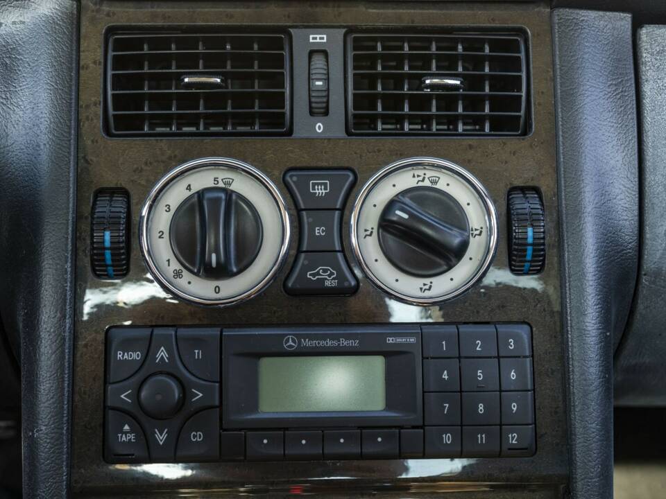 Image 33/50 de Mercedes-Benz SLK 320 (2001)