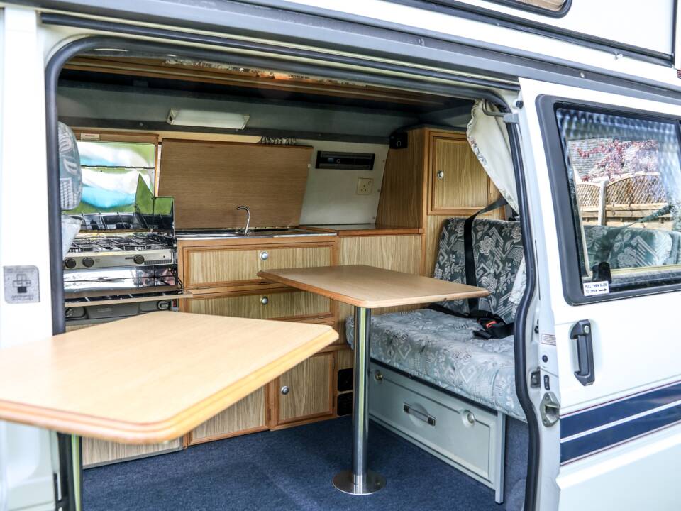 Image 19/37 of Volkswagen T4 California 2.0 (1996)