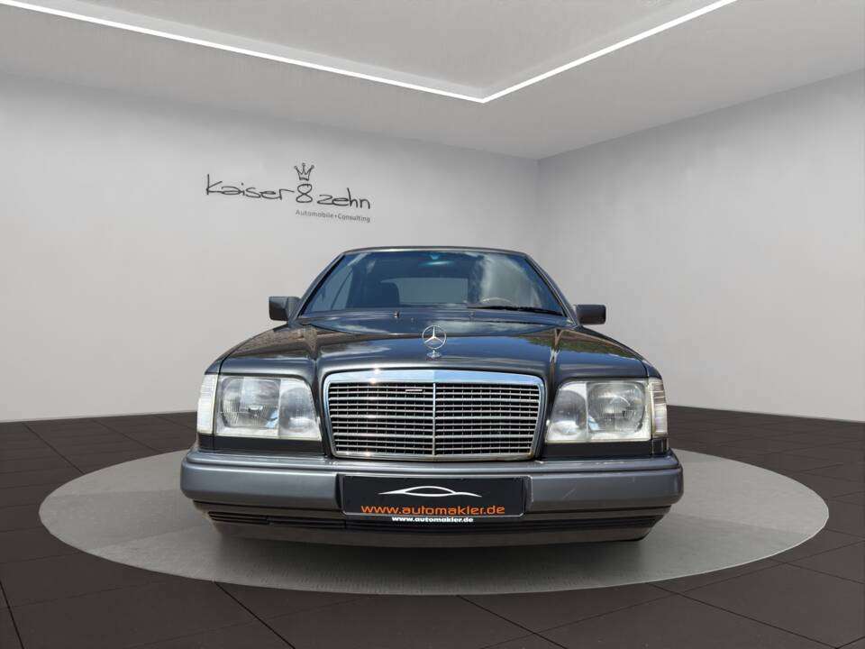 Imagen 4/24 de Mercedes-Benz E 220 (1993)