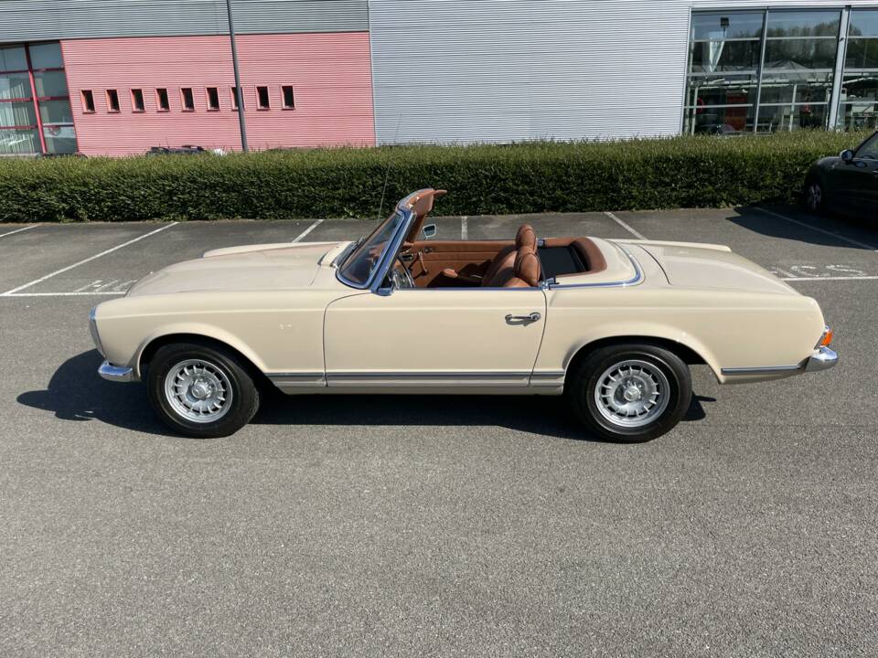 Immagine 14/50 di Mercedes-Benz 280 SL (1969)