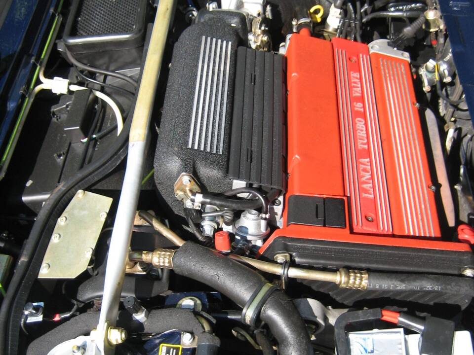 Immagine 33/66 di Lancia Delta HF Integrale Evoluzione II (1993)