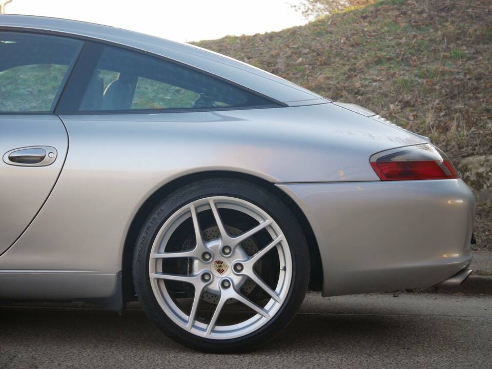 Image 10/31 of Porsche 911 Carrera (2002)