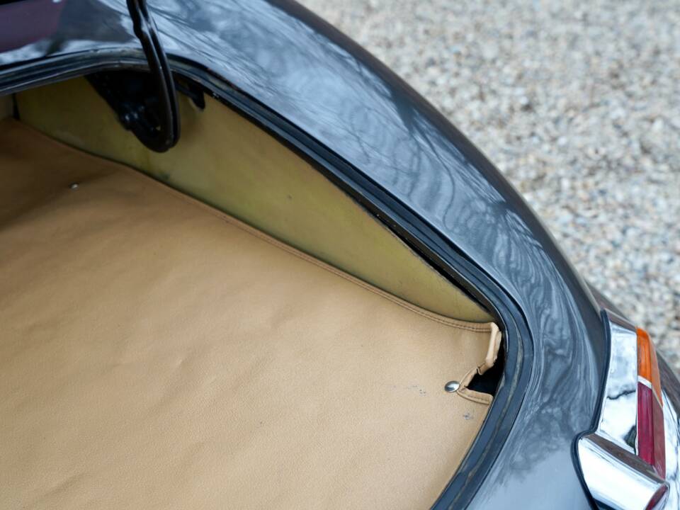Immagine 12/50 di Jaguar E-Type 3.8 (1961)