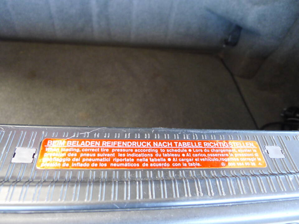 Image 16/47 of Mercedes-Benz 500 SL (1992)