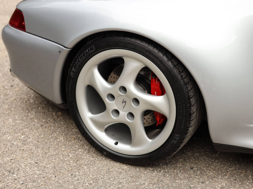 Image 49/90 de Porsche 911 Carrera 4S (1996)