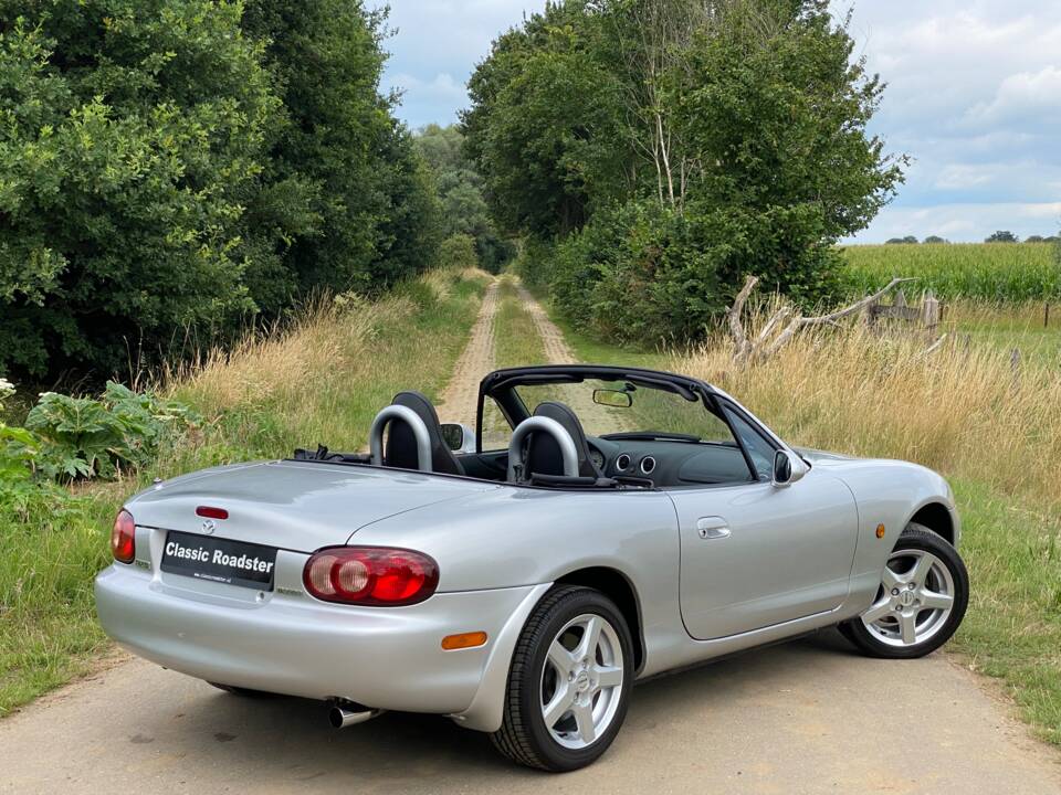 Afbeelding 6/63 van Mazda MX-5 1.6 (2004)