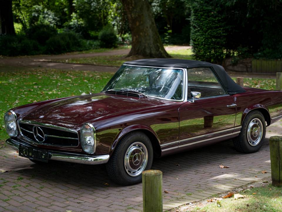 Image 39/59 of Mercedes-Benz 280 SL (1971)