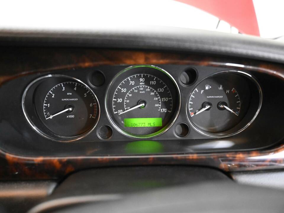 Image 34/50 of Jaguar XJR Super V8 (2004)