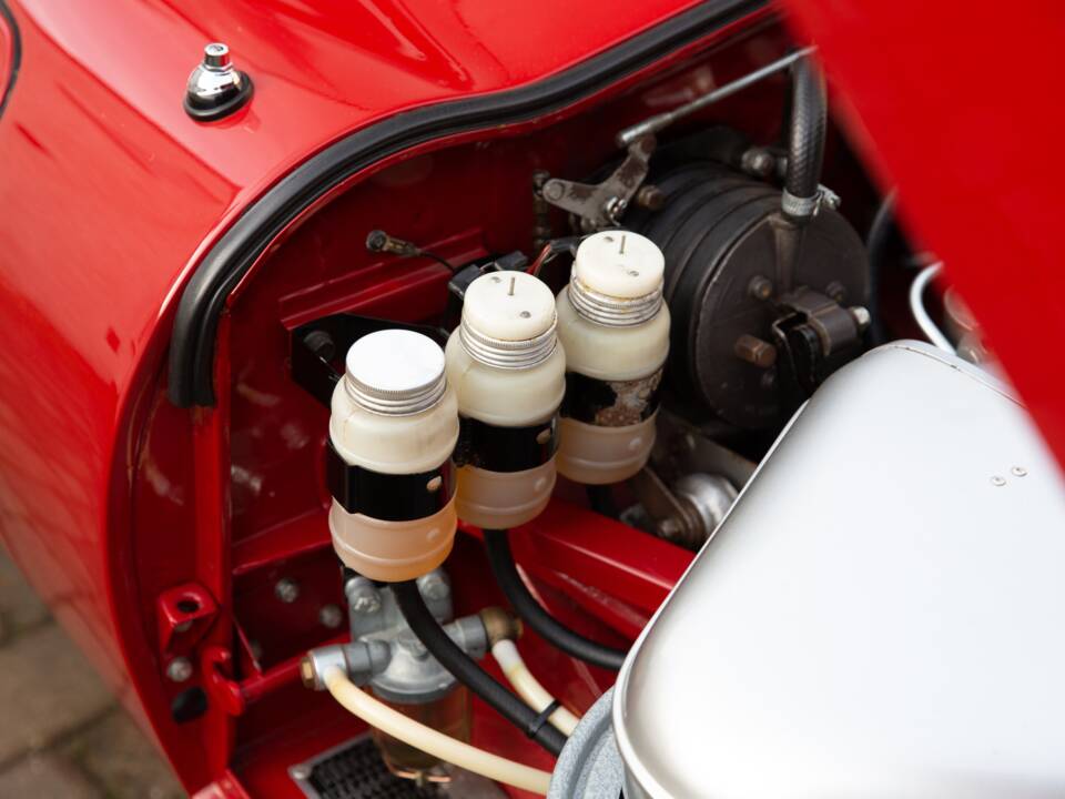 Image 37/50 of Jaguar E-Type 3.8 Flat Floor (1961)