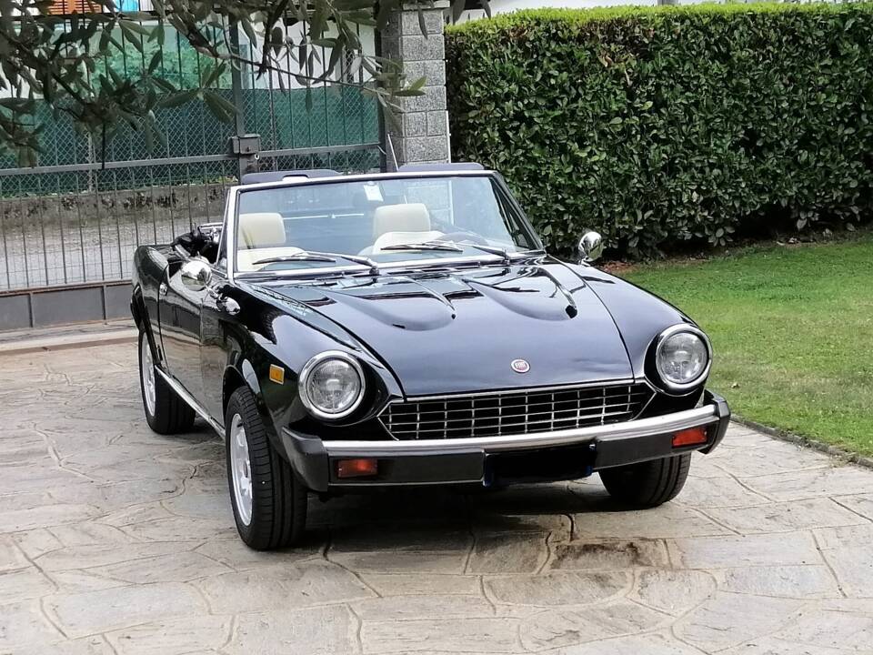 Bild 20/30 von FIAT Spider 2000 (1980)