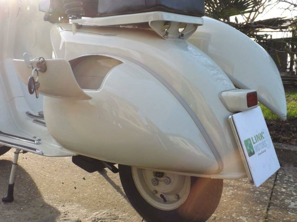 Immagine 35/38 di Piaggio Vespa 125 (1957)
