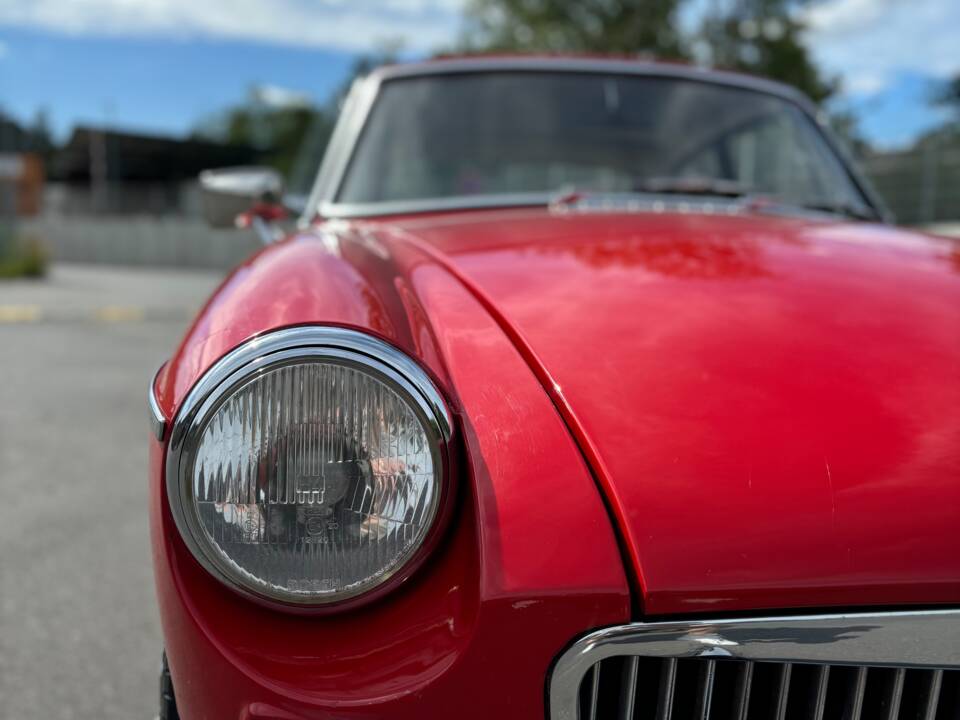Image 8/28 de MG MGB GT (1966)