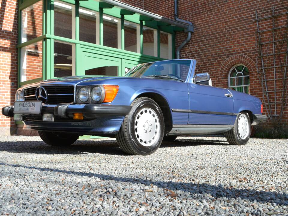 Bild 8/16 von Mercedes-Benz 560 SL (1988)