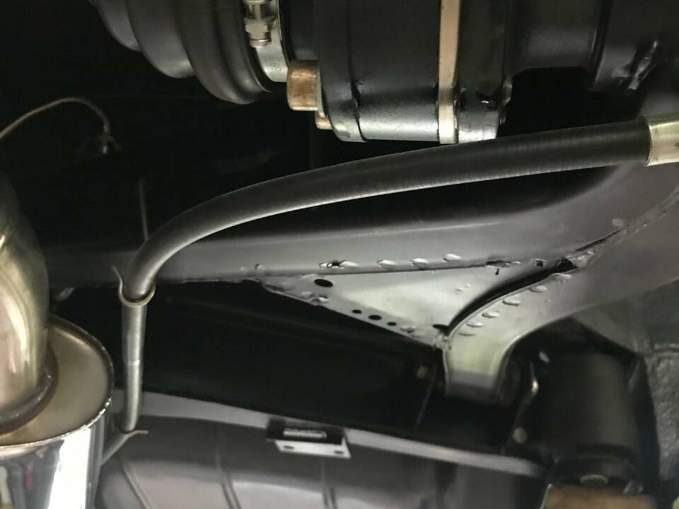 Image 34/43 of BMW 2,5 CS (1975)