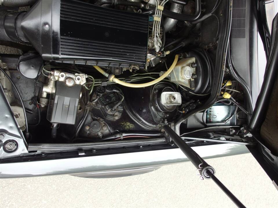 Immagine 76/98 di Mercedes-Benz 190 E 2.3-16 (1985)