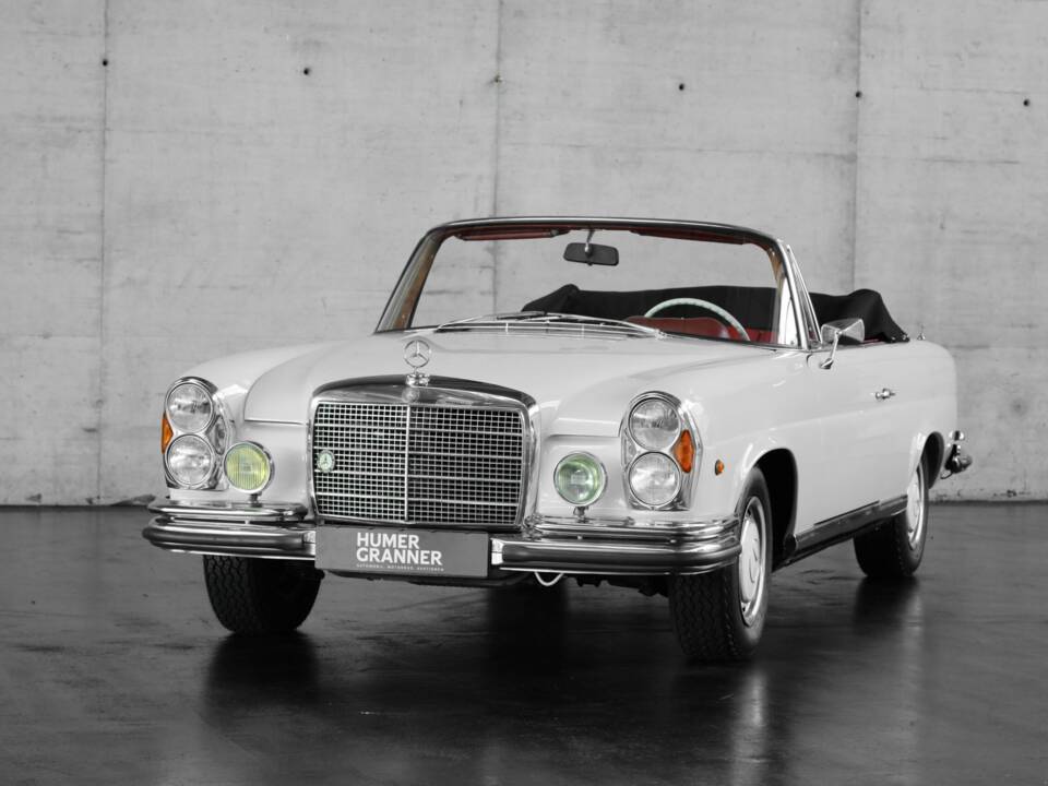 Image 9/50 of Mercedes-Benz 280 SE 3,5 (1969)