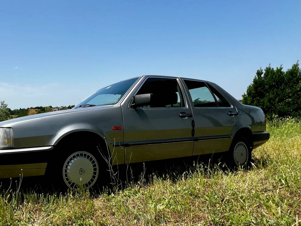 Afbeelding 33/81 van Lancia Thema I.E. (1986)