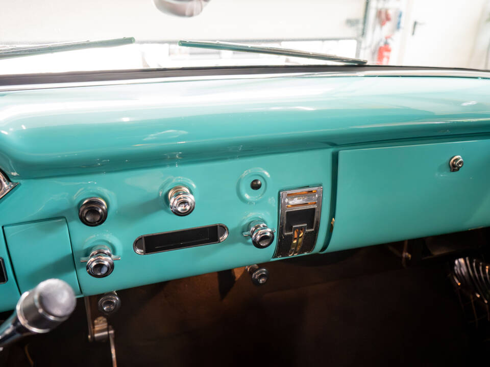 Image 13/38 of Chevrolet Apache Stepside (1958)